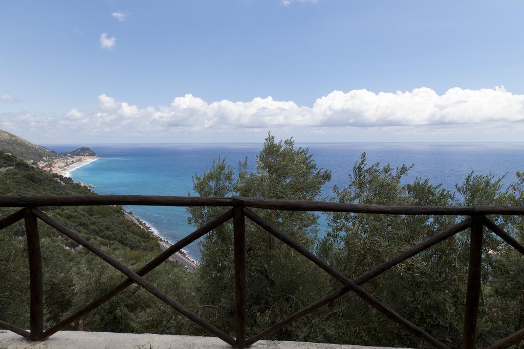 Villa Degli Ulivi B&B Finale Ligure Kültér fotó