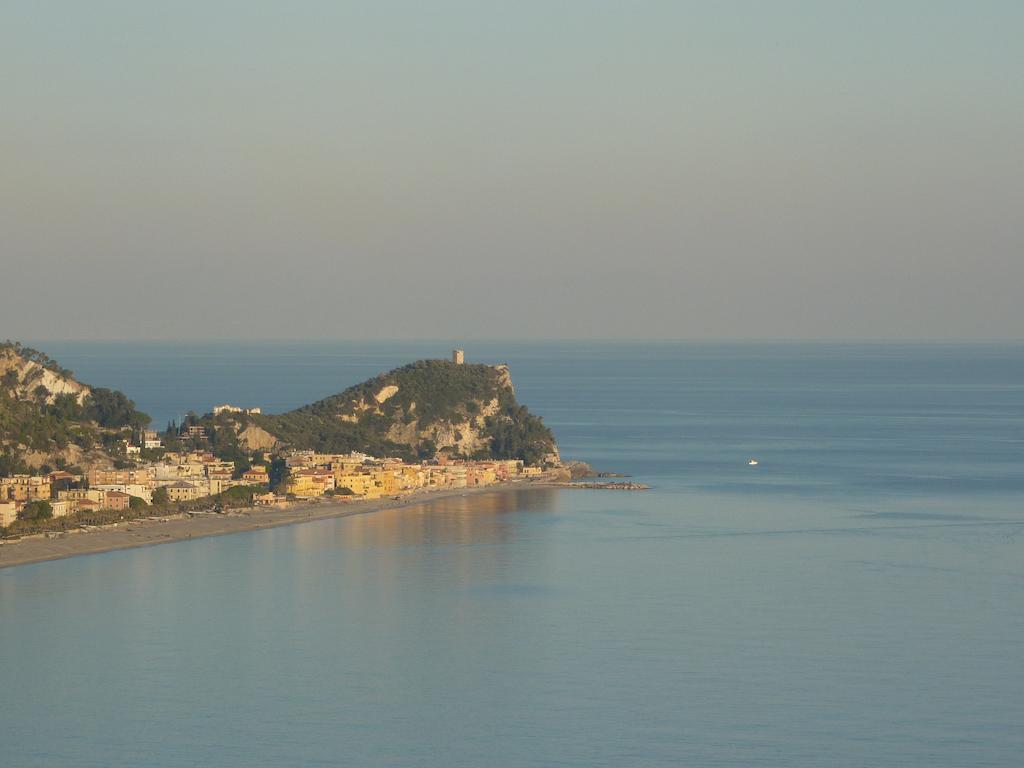 Villa Degli Ulivi B&B Finale Ligure Szoba fotó