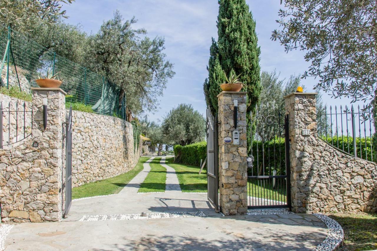 Villa Degli Ulivi B&B Finale Ligure Kültér fotó